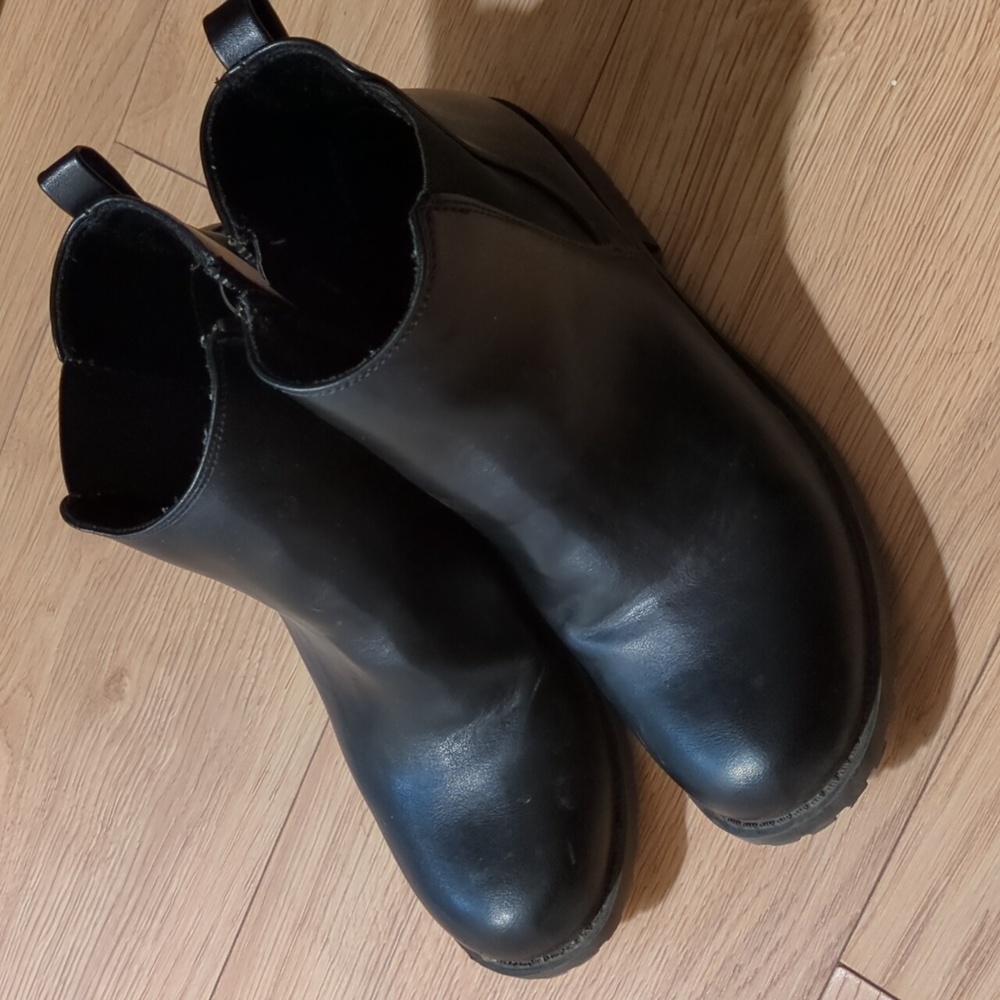 Sonoma ankle boots in black 6.5